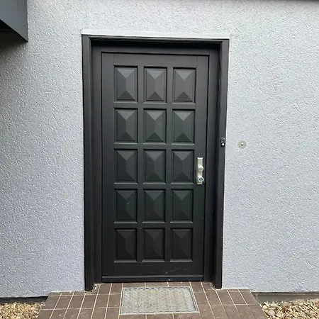 Schone Mit Kostenlosen Parkplatz. Apartment *